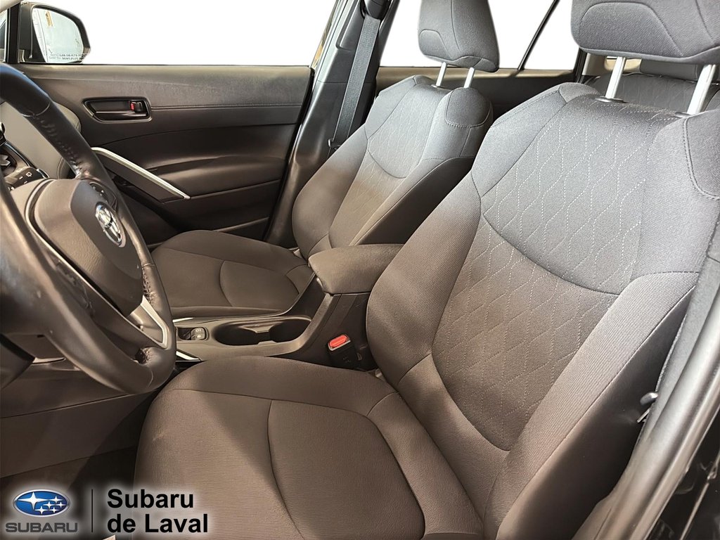 2022 Toyota Corolla Cross LE in Laval, Quebec - 7 - w1024h768px