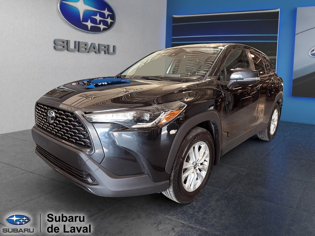 2022 Toyota Corolla Cross LE in Laval, Quebec - 1 - w1024h768px