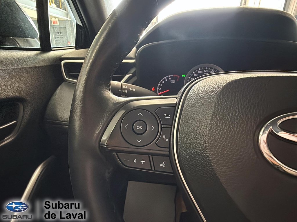 2022 Toyota Corolla Cross LE in Laval, Quebec - 16 - w1024h768px