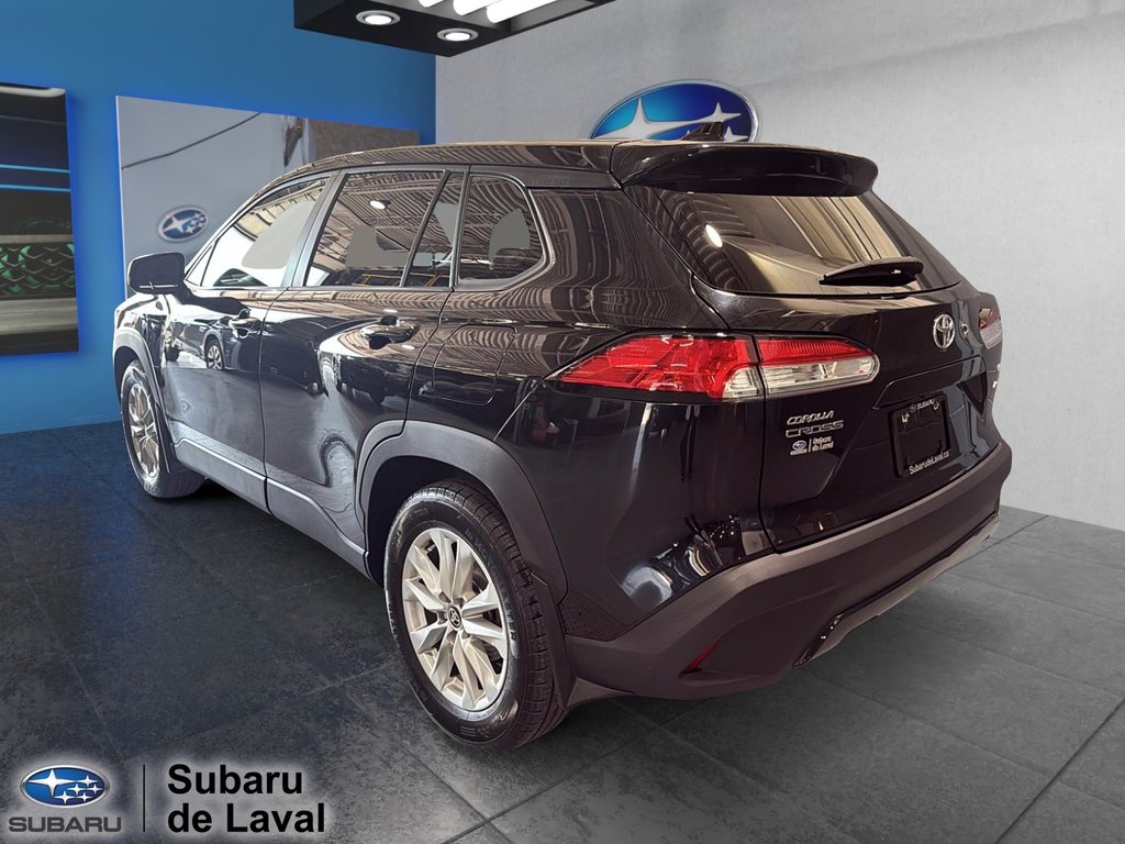2022 Toyota Corolla Cross LE in Laval, Quebec - 4 - w1024h768px