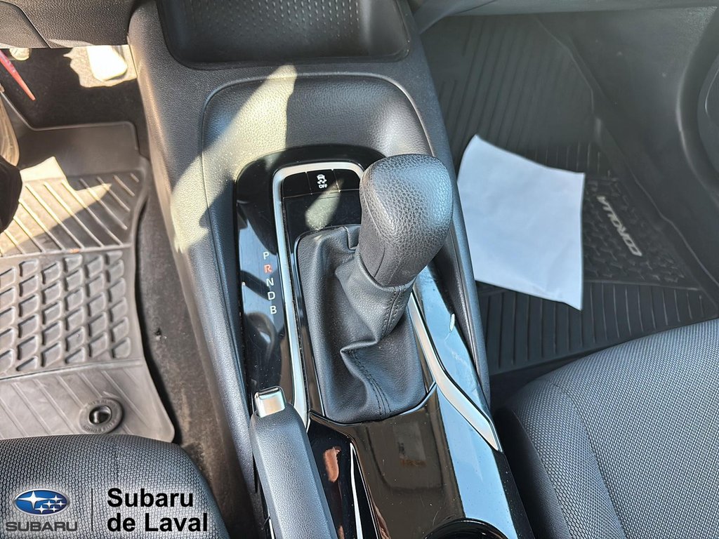 2021 Toyota Corolla LE in Laval, Quebec - 15 - w1024h768px