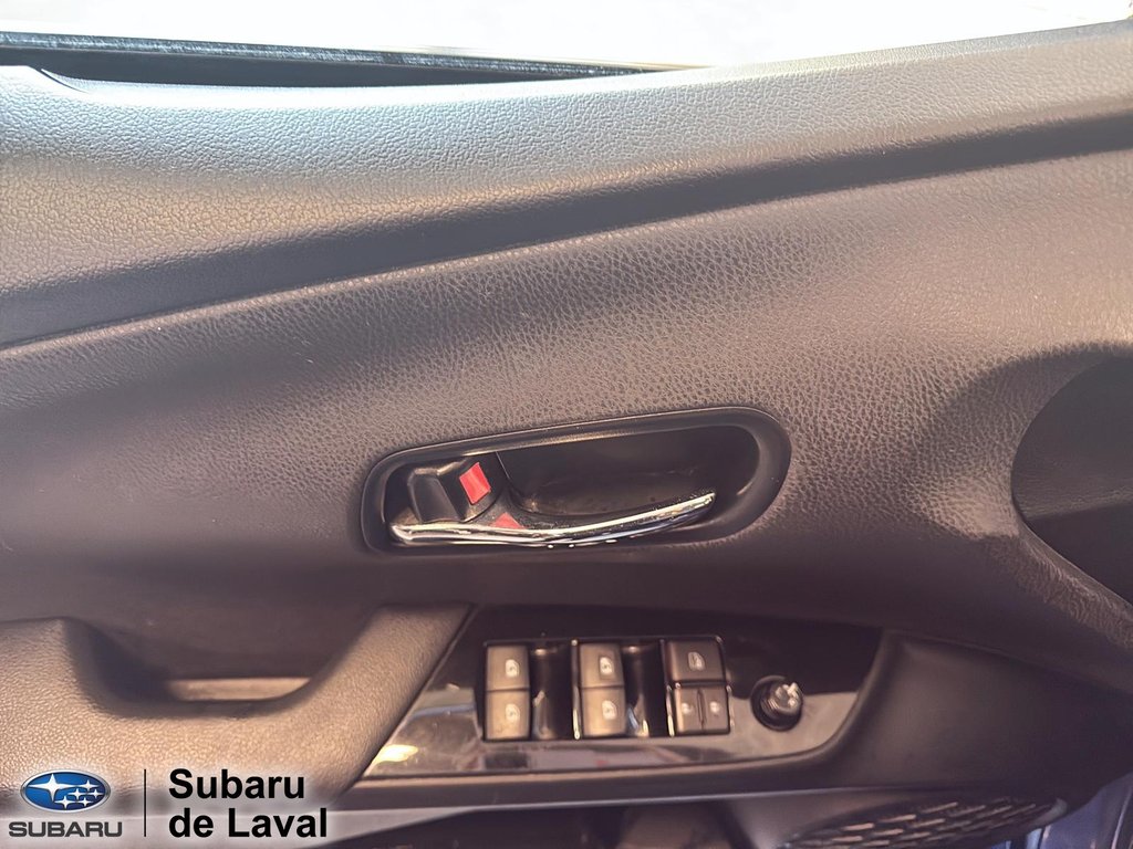 Toyota Prius Technologie 2017 à Laval, Québec - 8 - w1024h768px