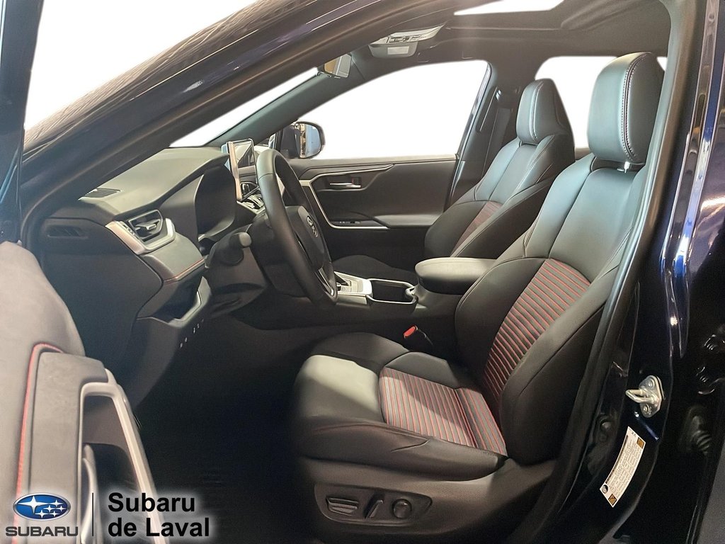 Toyota RAV4 PLUG-IN HYBRID XSE 2025 à Laval, Québec - 10 - w1024h768px