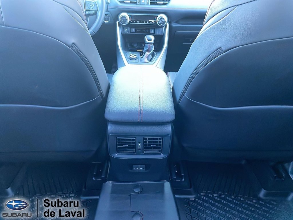 Toyota RAV4 PLUG-IN HYBRID XSE 2025 à Laval, Québec - 13 - w1024h768px