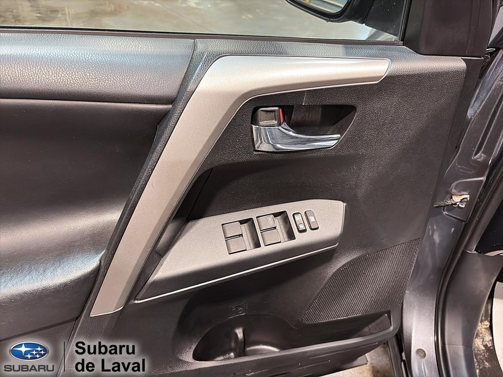 Toyota RAV4 XLE 2016 à Laval, Québec - 11 - w1024h768px