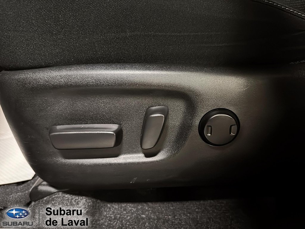 2018 Toyota RAV4 XLE in Terrebonne, Quebec - 14 - w1024h768px