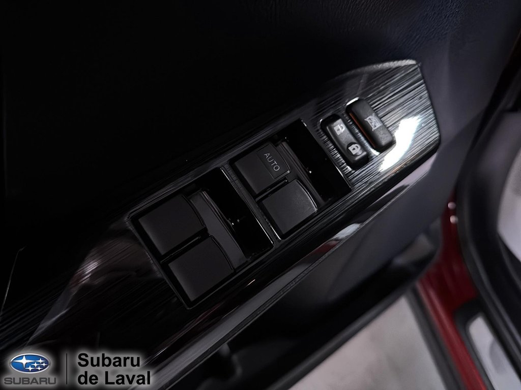 2018 Toyota RAV4 XLE in Terrebonne, Quebec - 11 - w1024h768px