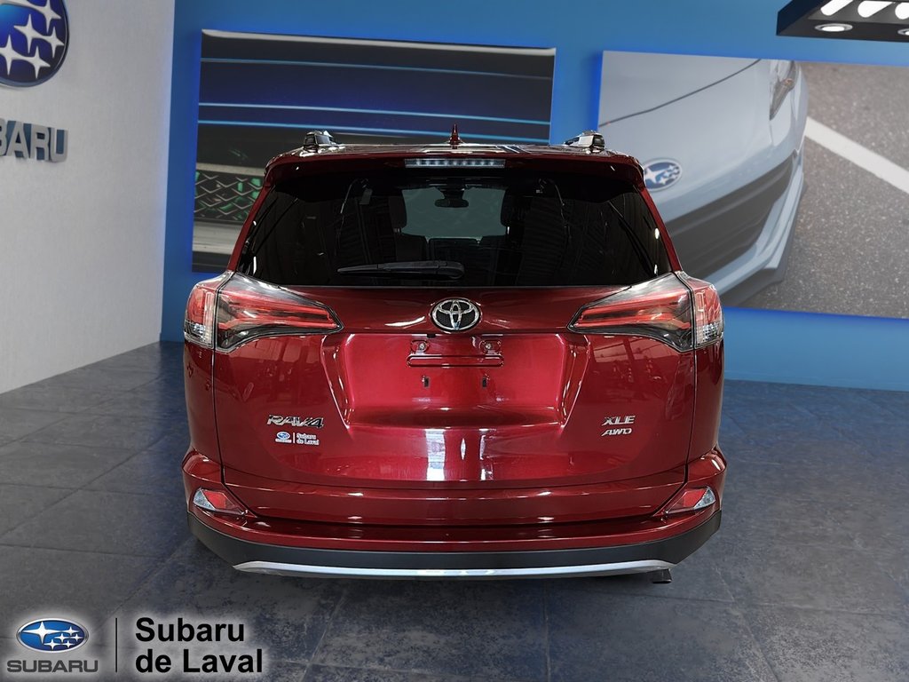 2018 Toyota RAV4 XLE in Terrebonne, Quebec - 6 - w1024h768px