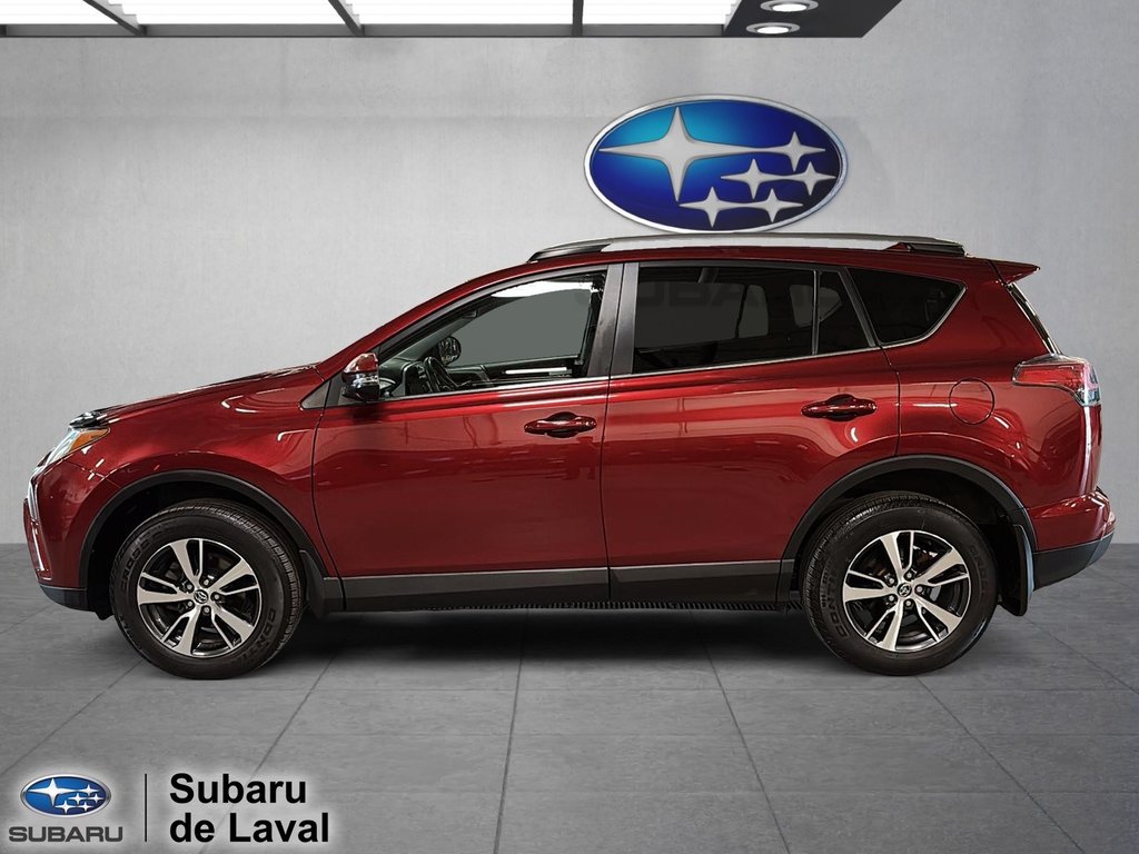 2018 Toyota RAV4 XLE in Terrebonne, Quebec - 8 - w1024h768px