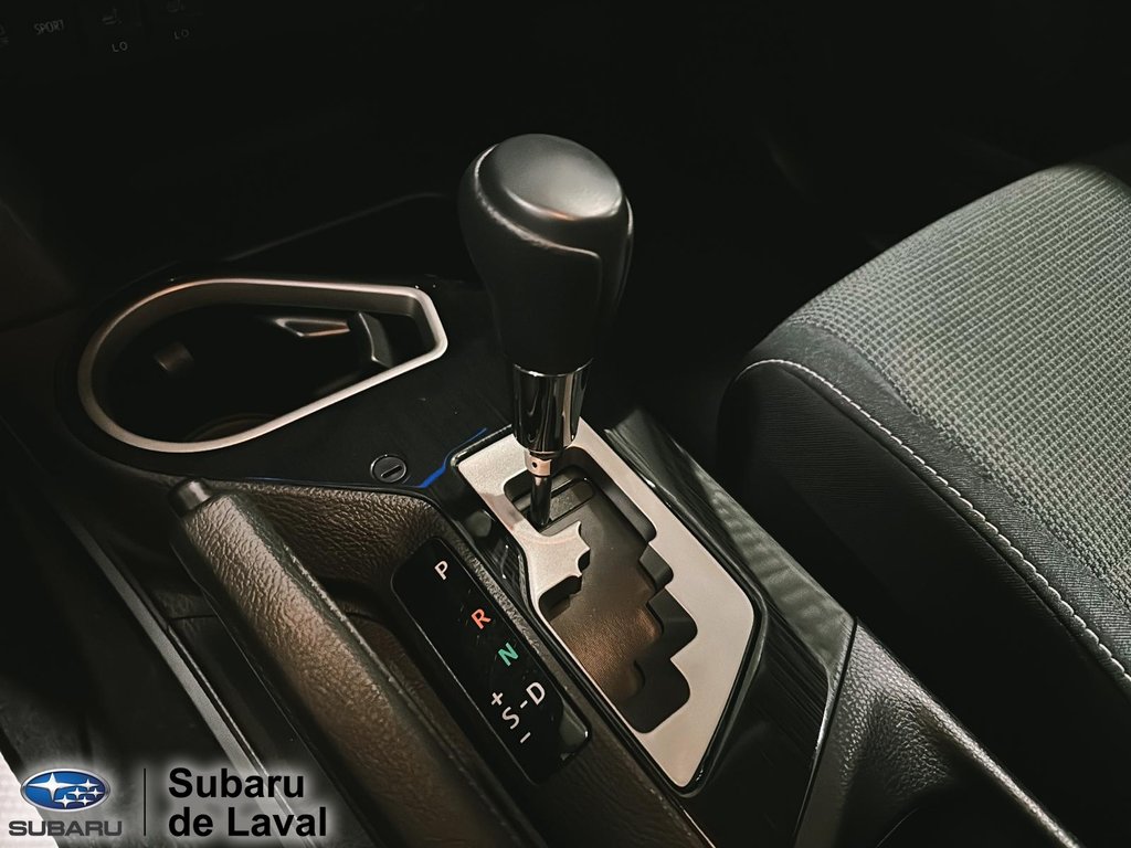 2018 Toyota RAV4 XLE in Terrebonne, Quebec - 18 - w1024h768px