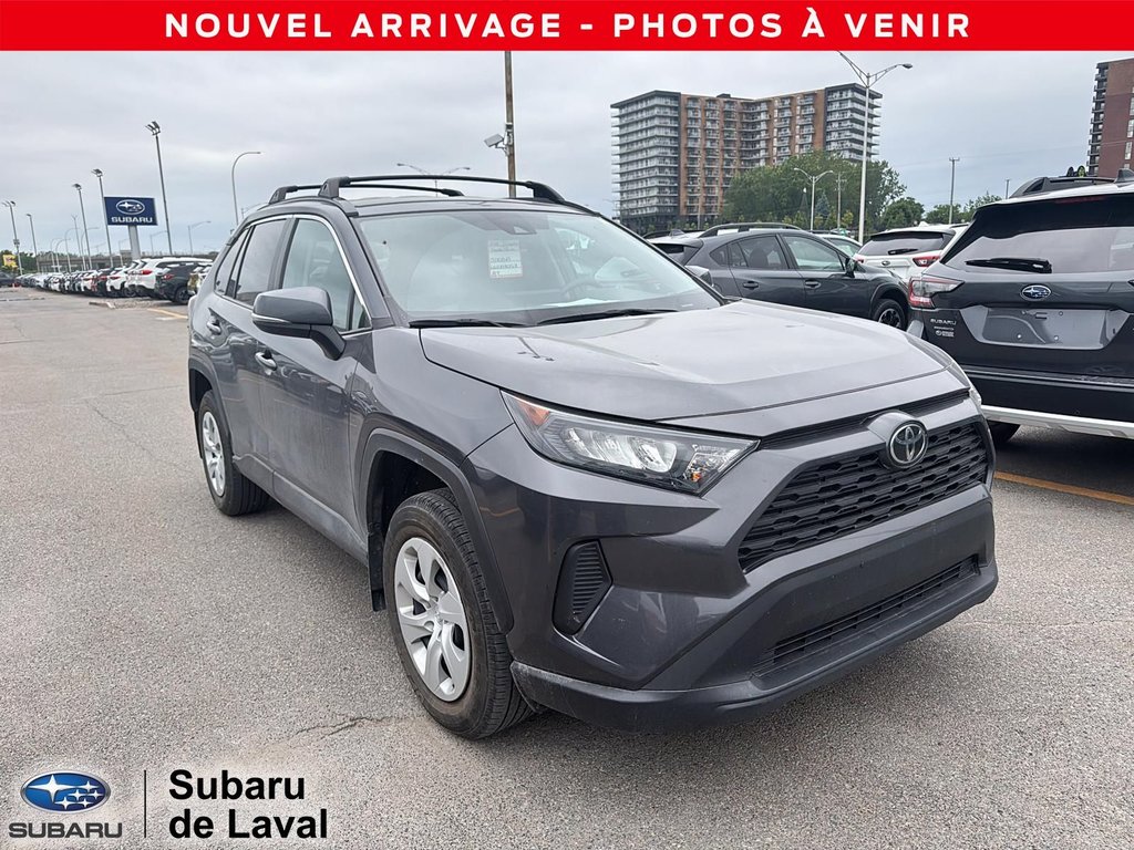 2020 Toyota RAV4 LE in Terrebonne, Quebec - 5 - w1024h768px