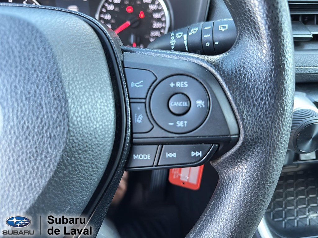 2021 Toyota RAV4 LE in Terrebonne, Quebec - 21 - w1024h768px