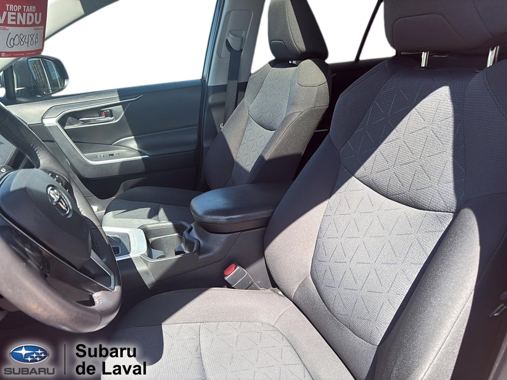 Toyota RAV4 XLE 2021 à Laval, Québec - 10 - w1024h768px