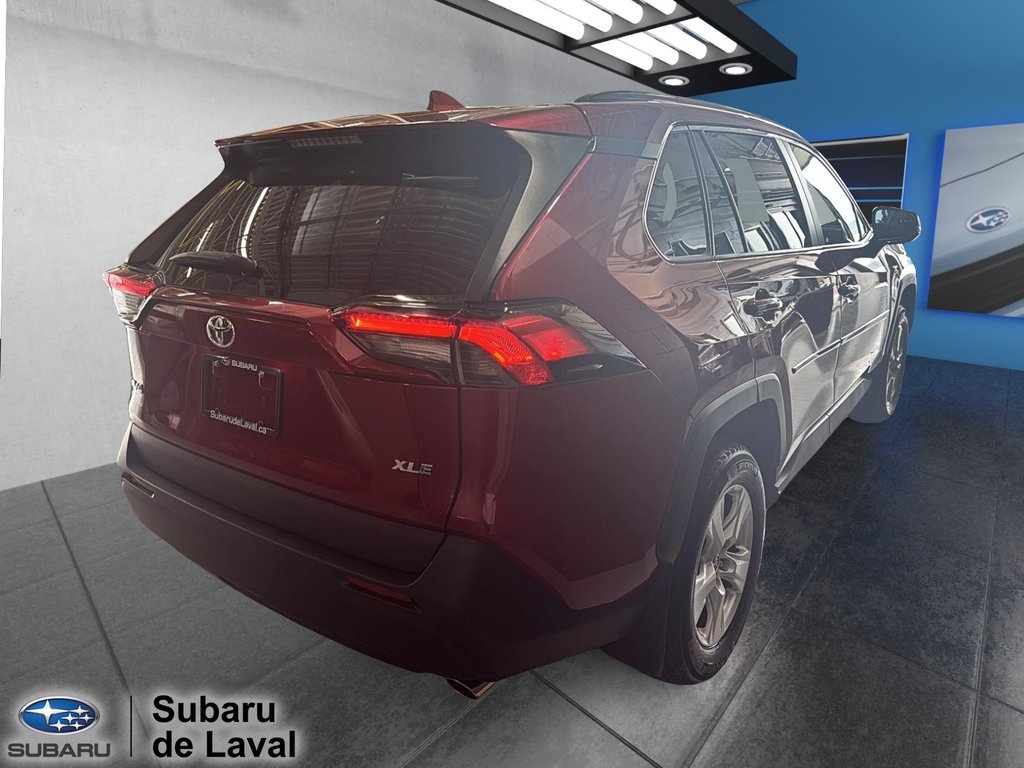 2021 Toyota RAV4 XLE in Laval, Quebec - 4 - w1024h768px