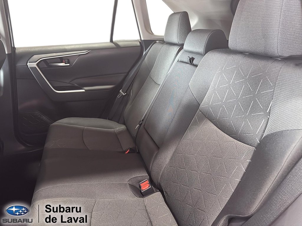 2021 Toyota RAV4 XLE in Laval, Quebec - 10 - w1024h768px