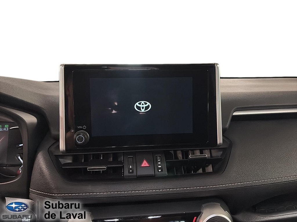 Toyota RAV4 XLE 2023 à Laval, Québec - 16 - w1024h768px