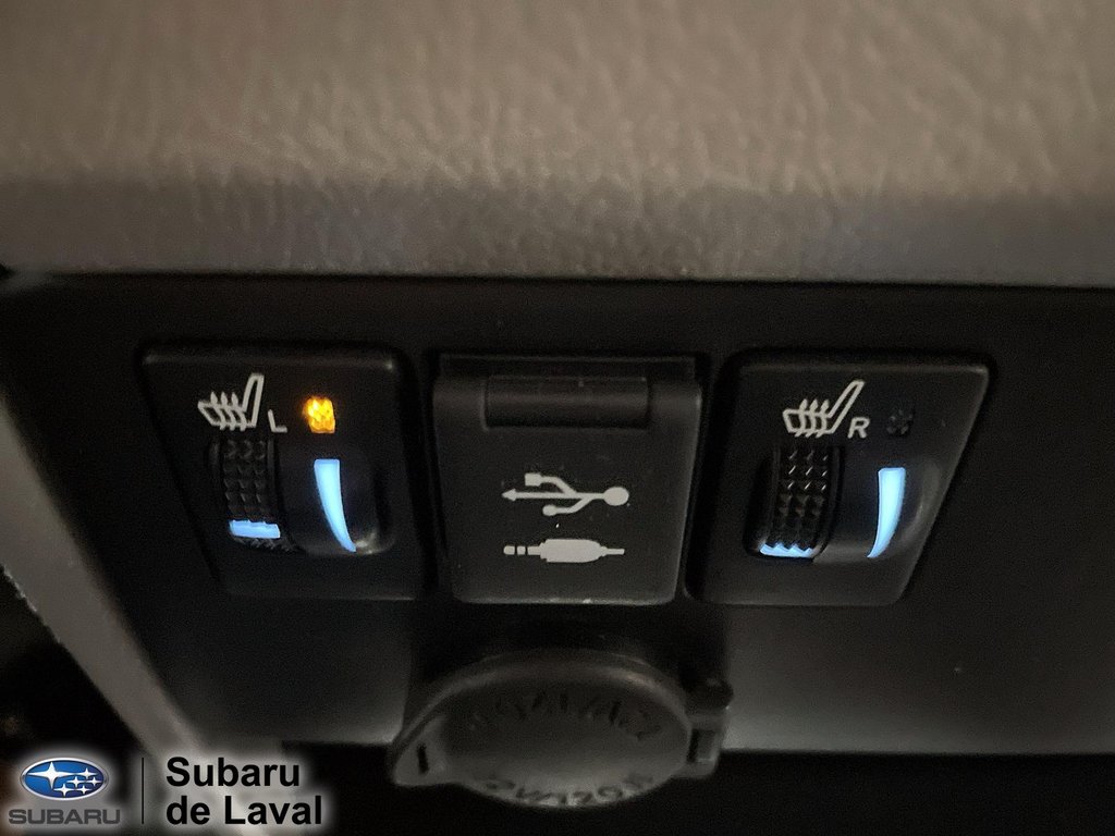 2019 Toyota Sienna LE in Terrebonne, Quebec - 14 - w1024h768px