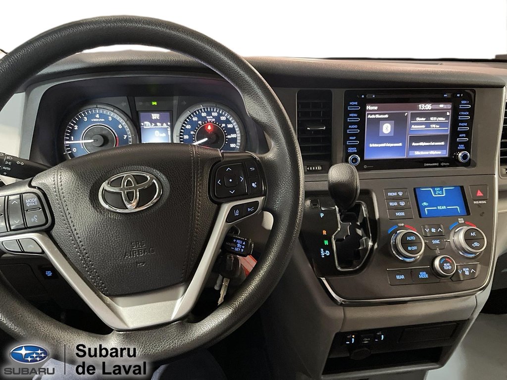 2019 Toyota Sienna LE in Terrebonne, Quebec - 15 - w1024h768px