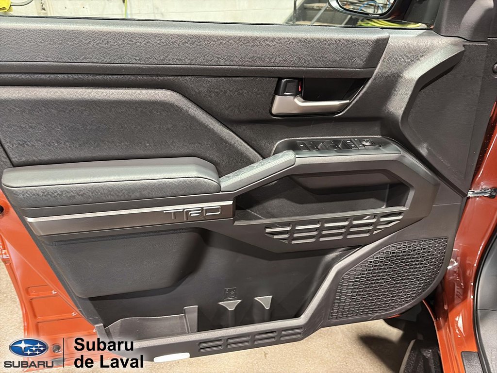 2025 Toyota Tacoma TRD SPORT PREM in Laval, Quebec - 10 - w1024h768px