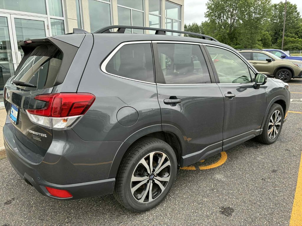 Subaru Forester Limited 2023 à Granby, Québec - 7 - w1024h768px