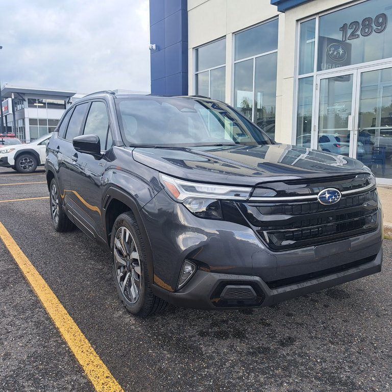 Subaru Forester e-BOXER Hybrid Premier 2025 à Granby, Québec - 6 - w1024h768px