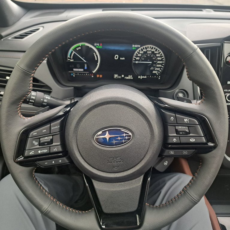 Subaru Forester e-BOXER Hybrid Premier 2025 à Granby, Québec - 10 - w1024h768px