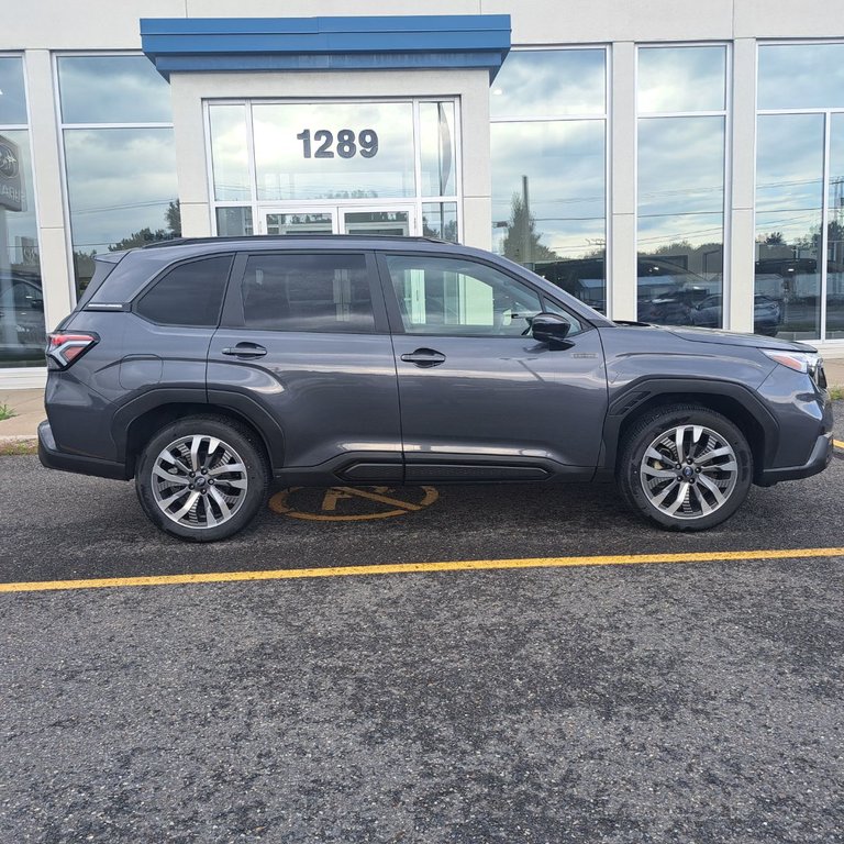 Subaru Forester e-BOXER Hybrid Premier 2025 à Granby, Québec - 5 - w1024h768px