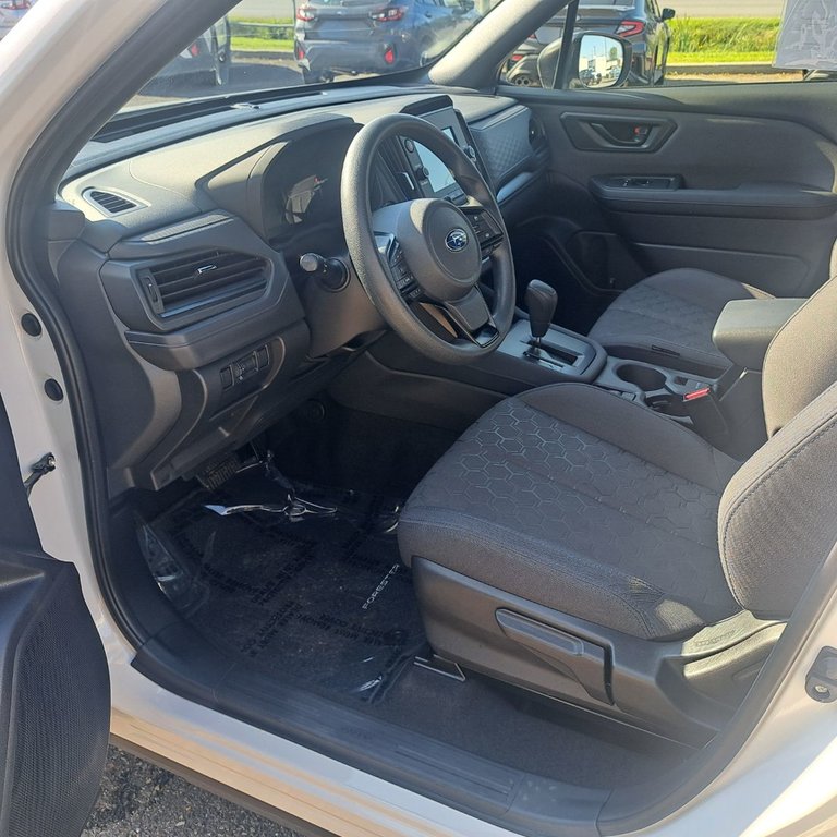 2025 Subaru Forester Convenience in Granby, Quebec - 10 - w1024h768px