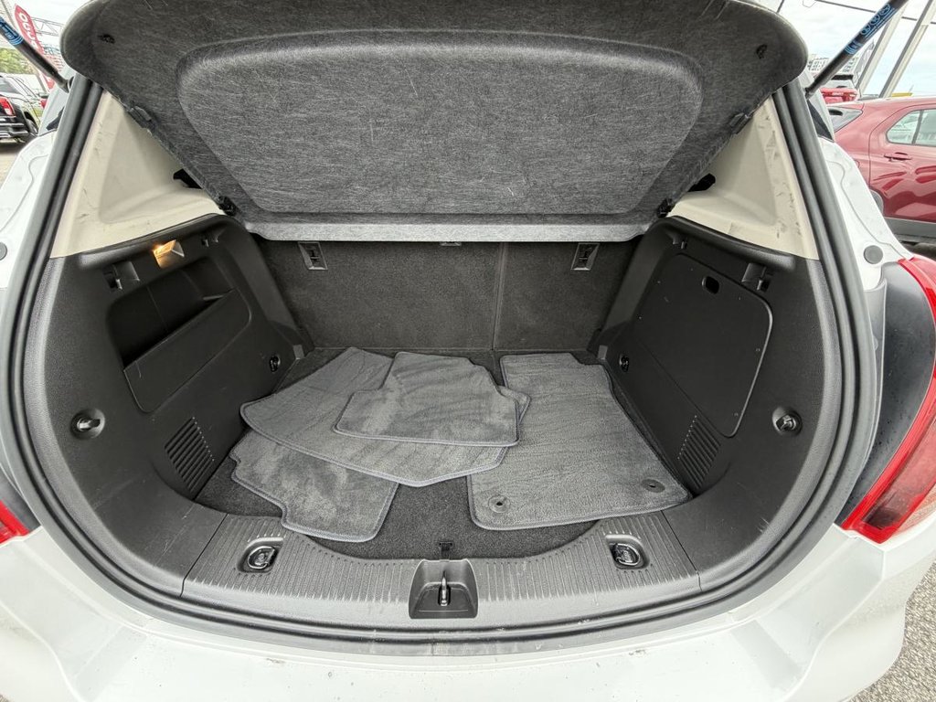 2020 Buick Encore Essence in Charlemagne, Quebec - 7 - w1024h768px