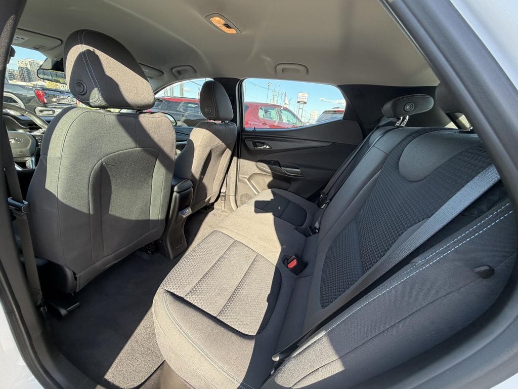2023 Chevrolet Bolt EUV LT in Saint-Jérôme, Quebec - 9 - w1024h768px