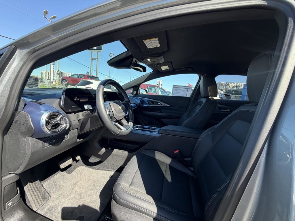 2025 Chevrolet Equinox LT in Saint-Jérôme, Quebec - 8 - w1024h768px