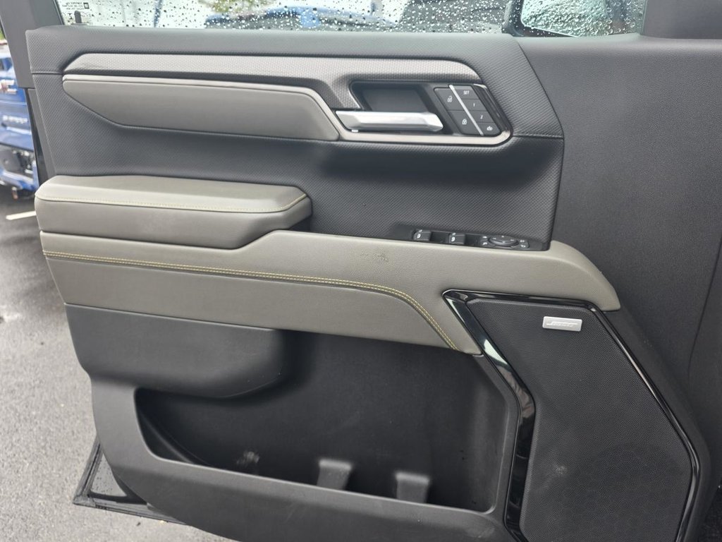 2023 Chevrolet Silverado 1500 Crew Cab Short Box 4-Wheel Drive ZR2 in Saint-Jérôme, Quebec - 13 - w1024h768px