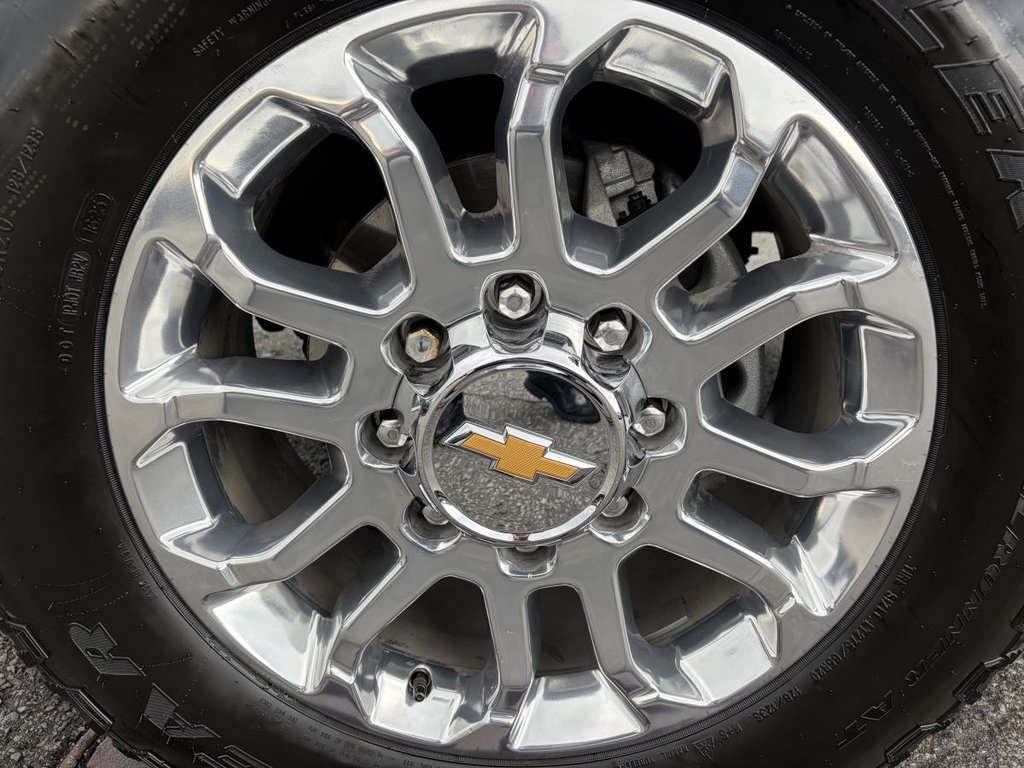 2025 Chevrolet Silverado 2500 LTZ in Saint-Jérôme, Quebec - 6 - w1024h768px