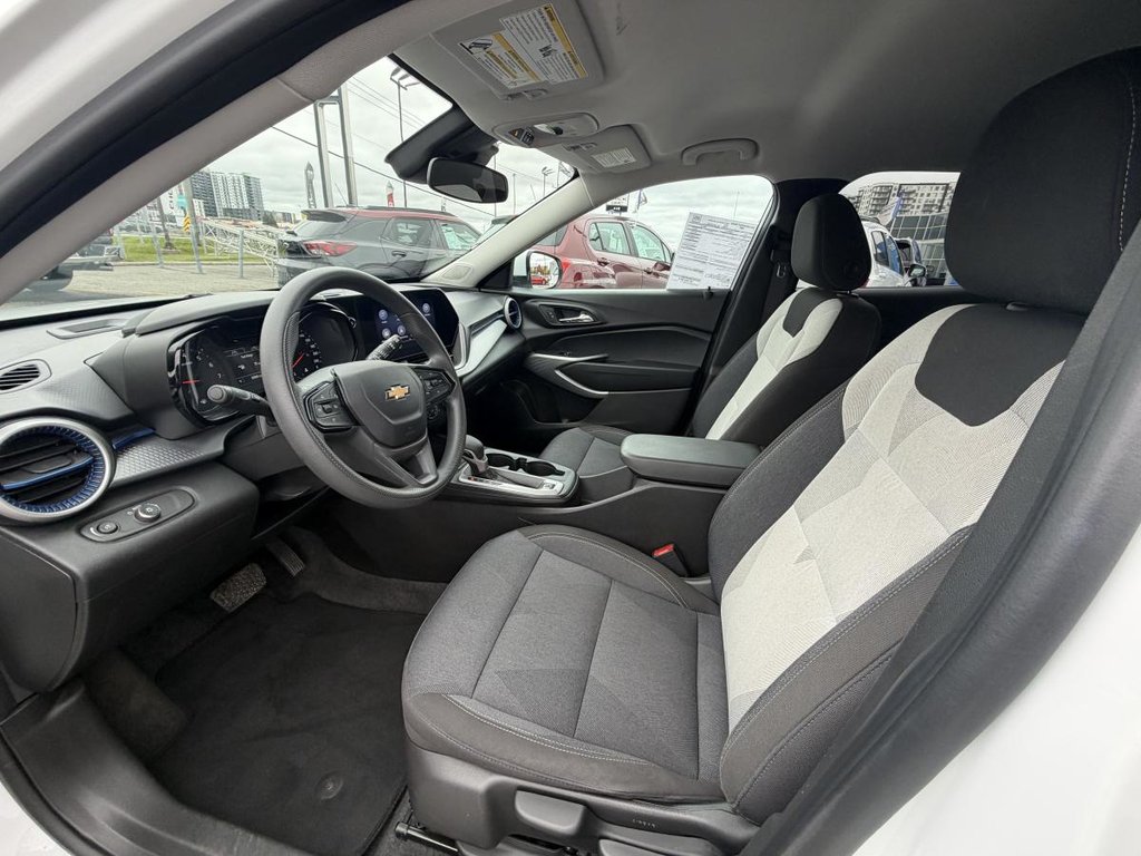 Chevrolet Trax LS 2025 à Saint-Jérôme, Québec - 8 - w1024h768px