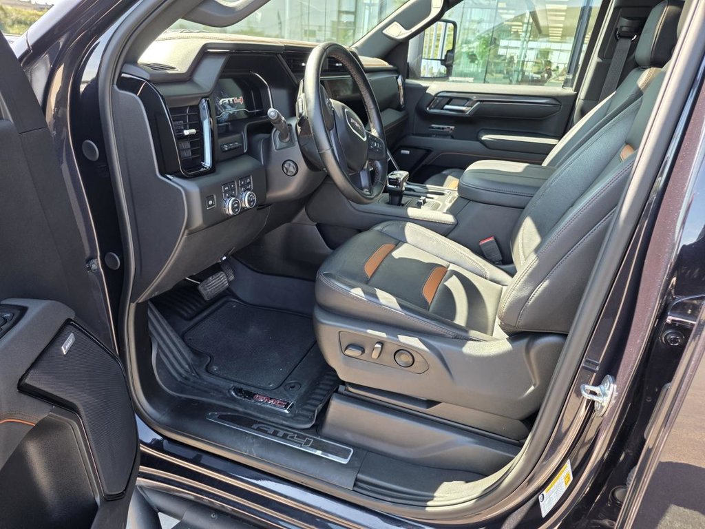 2025 GMC Sierra 1500 Crew Cab Standard Box 4-Wheel Drive AT4 in Saint-Jérôme, Quebec - 8 - w1024h768px