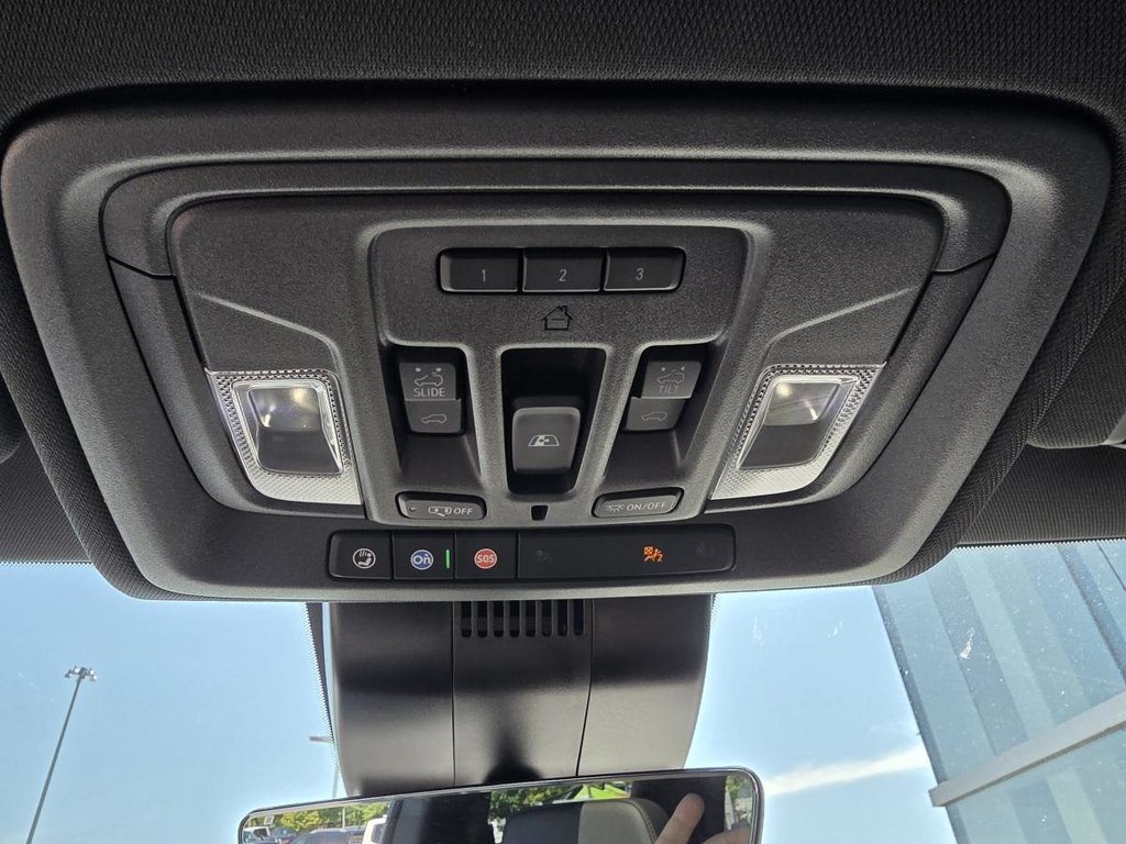 2025 GMC Sierra 1500 Crew Cab Standard Box 4-Wheel Drive AT4 in Saint-Jérôme, Quebec - 15 - w1024h768px