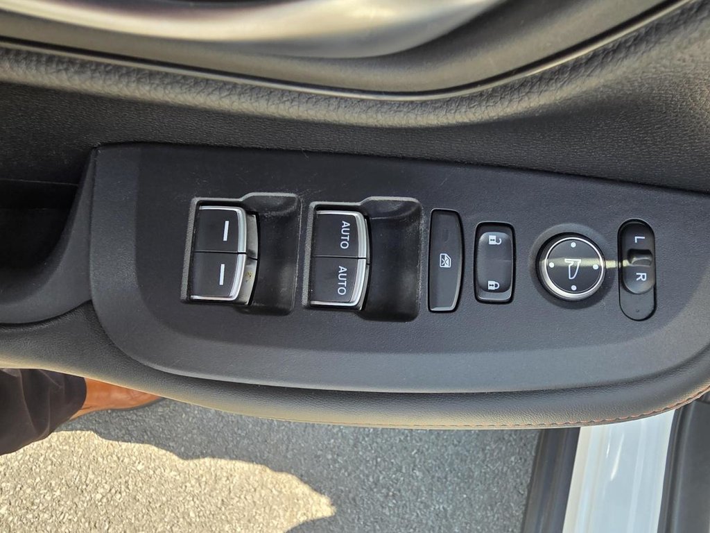 2025 Honda HR-V Sport AWD CVT in Saint-Jérôme, Quebec - 16 - w1024h768px