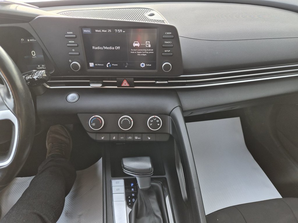 2023 Hyundai Elantra Preferred in Saint-Jérôme, Quebec - 10 - w1024h768px