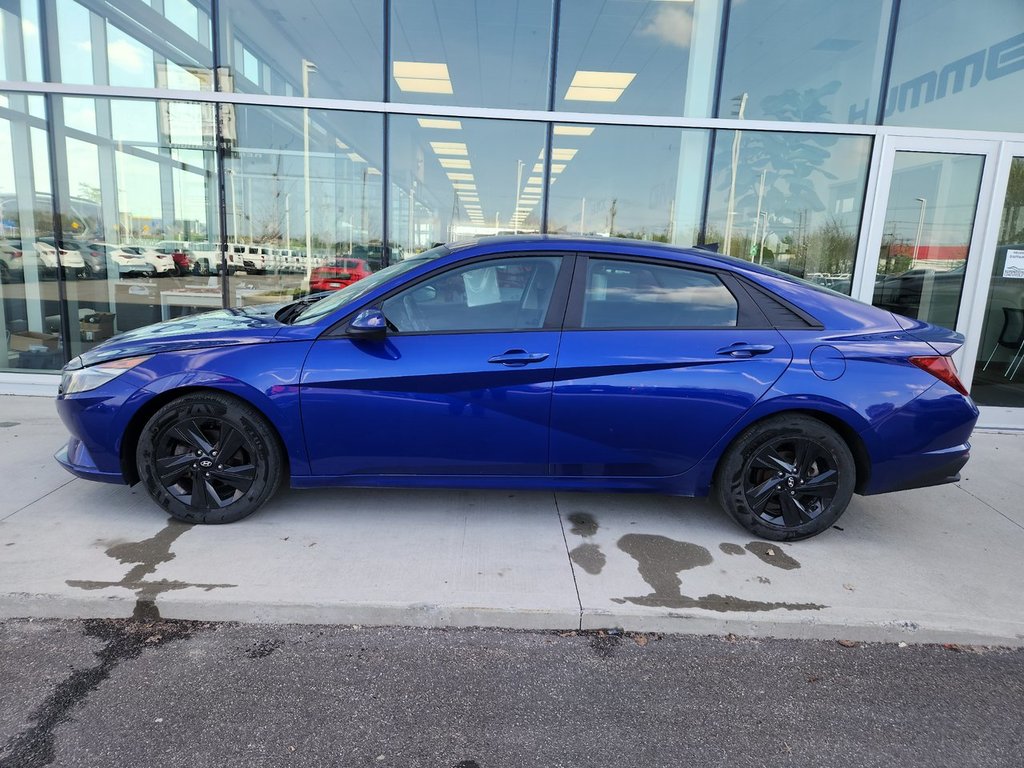 2023 Hyundai Elantra Preferred in Saint-Jérôme, Quebec - 2 - w1024h768px