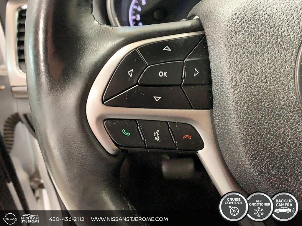Jeep Grand Cherokee Laredo 4X4 MAGS CRUISE DÉMARREUR CAMÉRA BLUETOOTH 2018 à Saint-Jérôme, Québec - 18 - w1024h768px