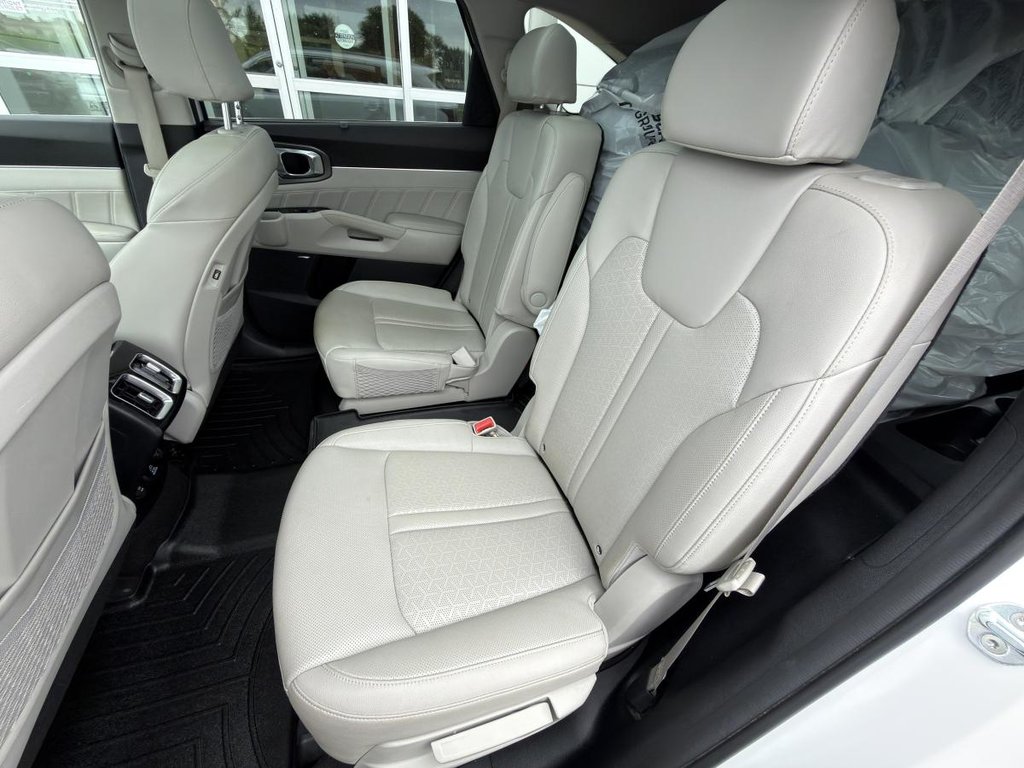 2022 Kia Sorento SX AWD w/Grey Interior in Charlemagne, Quebec - 14 - w1024h768px