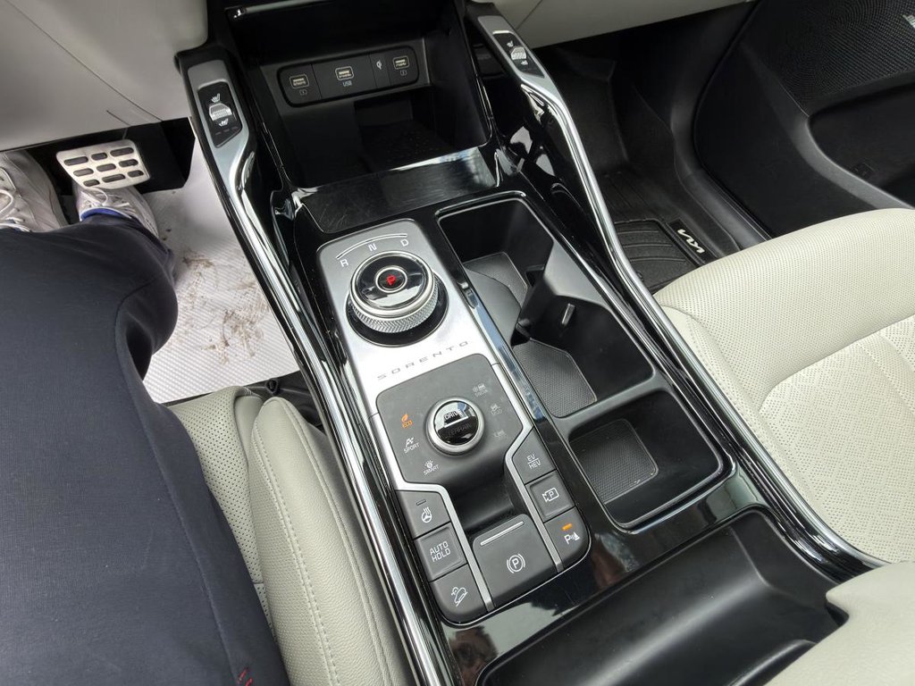 2022 Kia Sorento SX AWD w/Grey Interior in Charlemagne, Quebec - 13 - w1024h768px