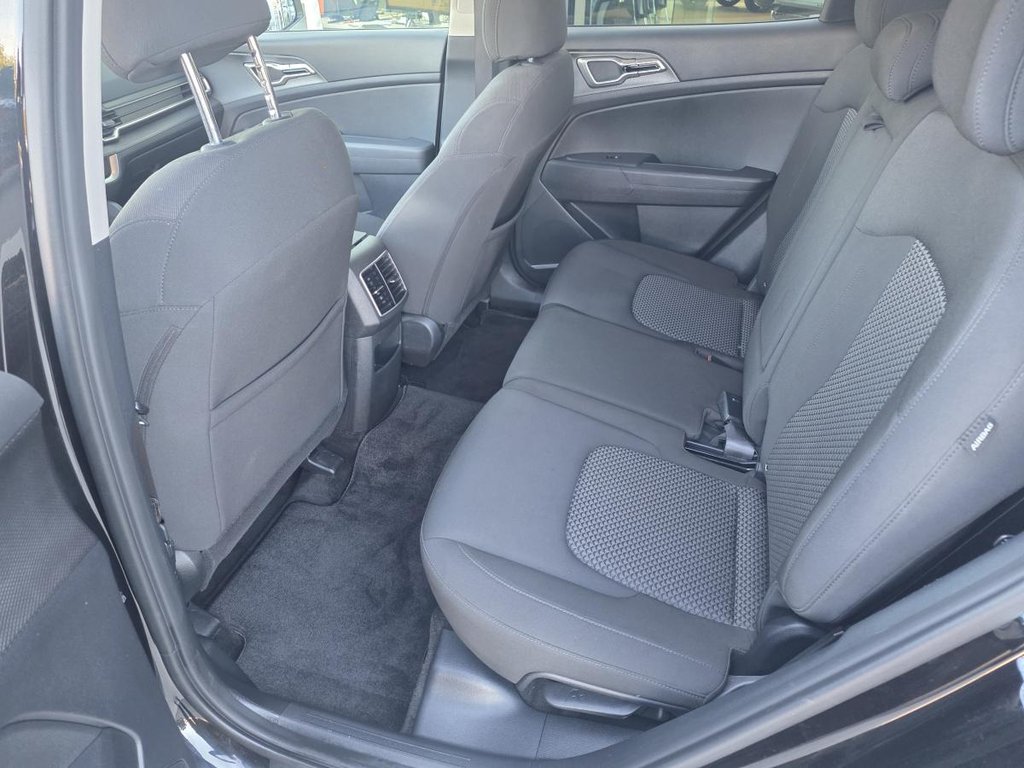 Kia Sportage LX FWD 2025 à Saint-Jérôme, Québec - 10 - w1024h768px