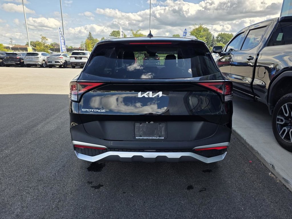 2025 Kia Sportage LX FWD in Charlemagne, Quebec - 8 - w1024h768px