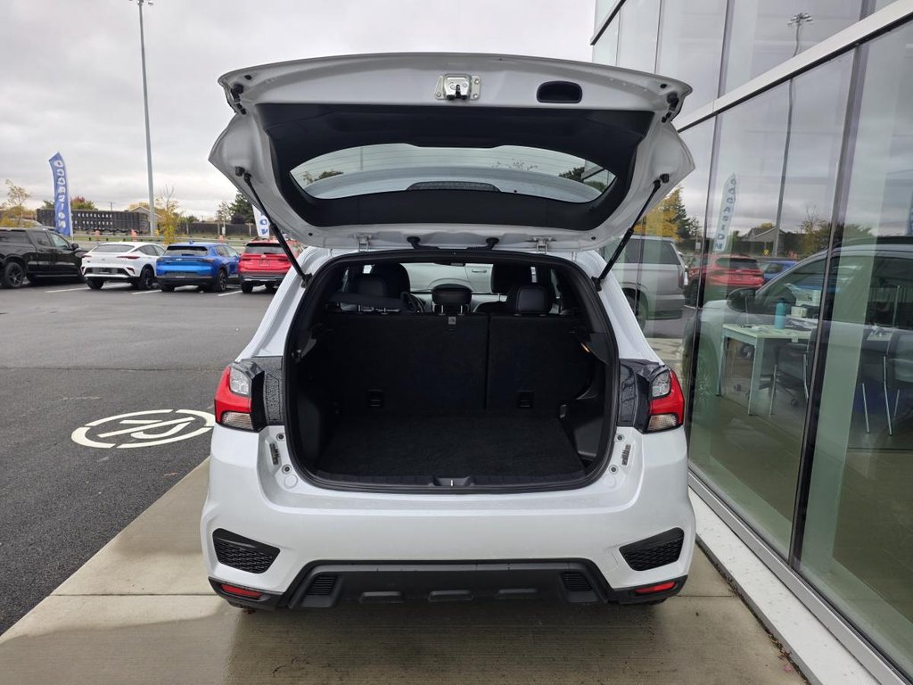 2022 Mitsubishi RVR SE AWC in Charlemagne, Quebec - 8 - w1024h768px