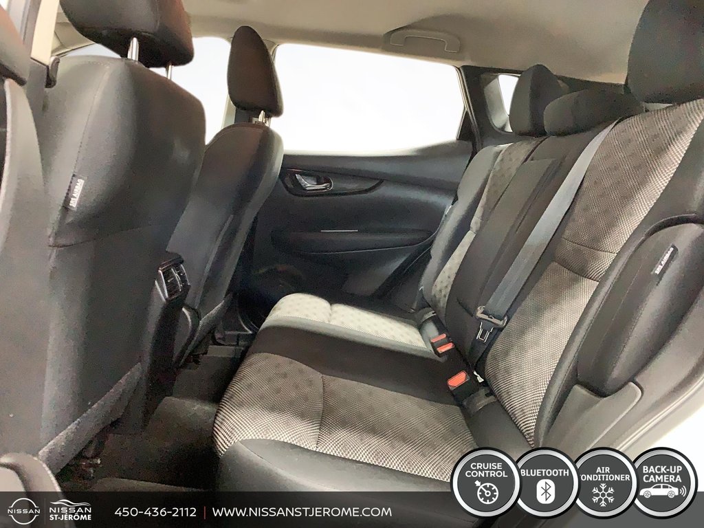 2022 Nissan Qashqai SV AUTO FWD TOIT CAMÉRA RECUL MAGS USB in Charlemagne, Quebec - 10 - w1024h768px