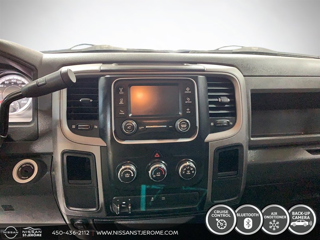 2015 Ram 1500 Express 2X4 BOITE 6.5 PIEDS BLACK ON BLACK in Charlemagne, Quebec - 12 - w1024h768px