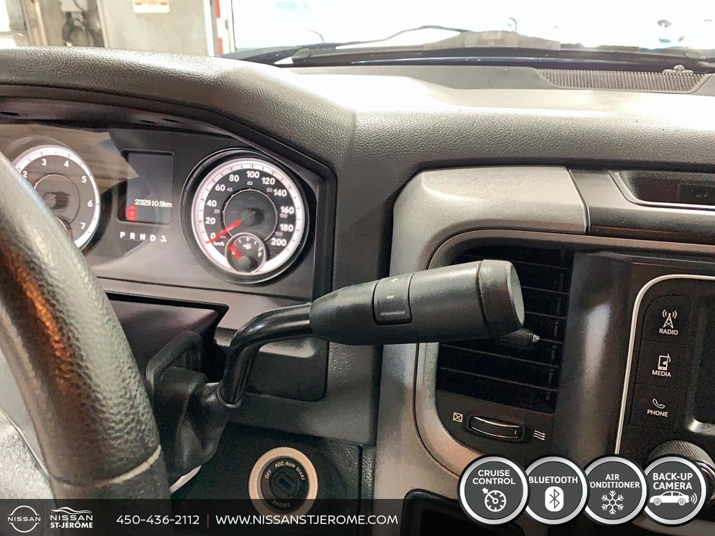 2015 Ram 1500 Express 2X4 BOITE 6.5 PIEDS BLACK ON BLACK in Charlemagne, Quebec - 13 - w1024h768px