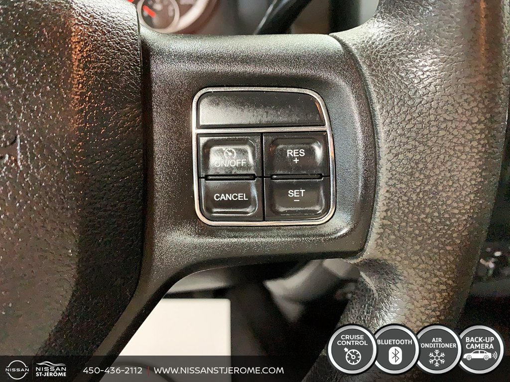 2015 Ram 1500 Express 2X4 BOITE 6.5 PIEDS BLACK ON BLACK in Charlemagne, Quebec - 16 - w1024h768px