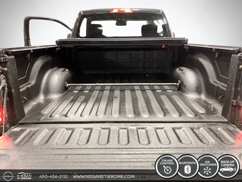 2015 Ram 1500 Express 2X4 BOITE 6.5 PIEDS BLACK ON BLACK in Charlemagne, Quebec - 14 - w1024h768px